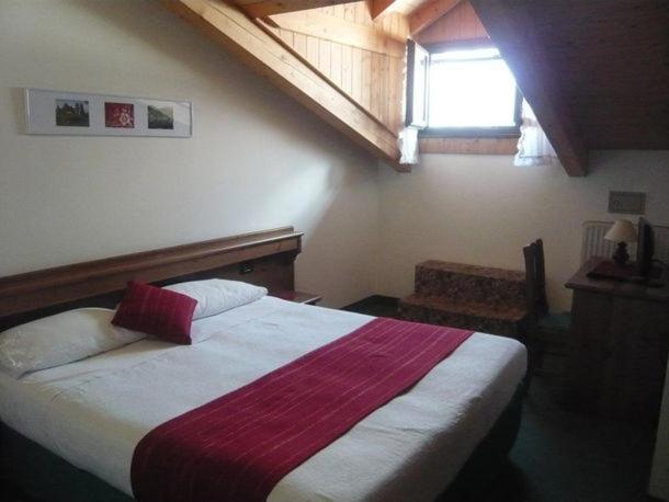 Cadria Nature & Bike Hotel Lenzumo di Concei الغرفة الصورة