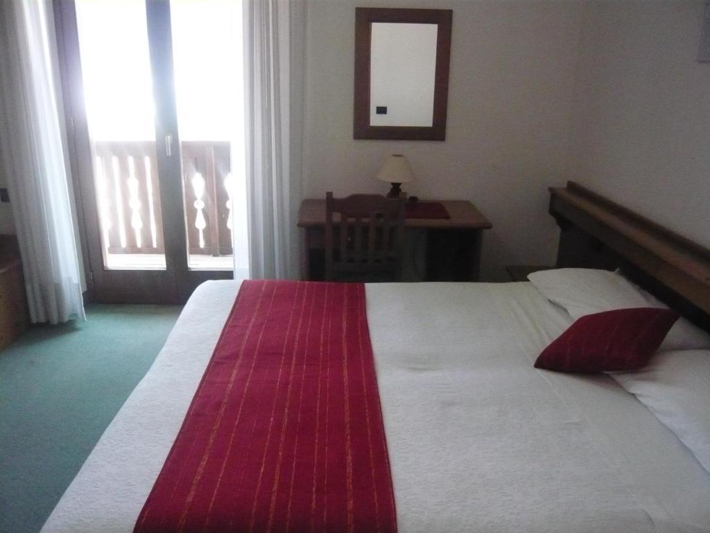 Cadria Nature & Bike Hotel Lenzumo di Concei الغرفة الصورة